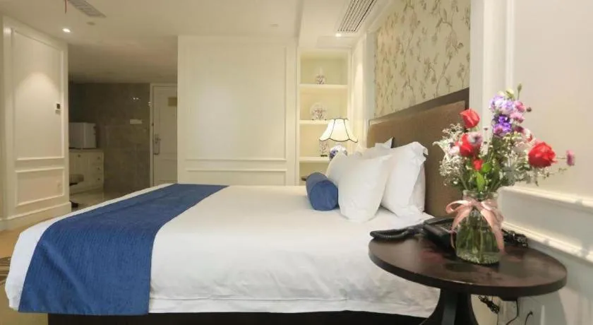 Bed in Ningbo East Shipu Hotel