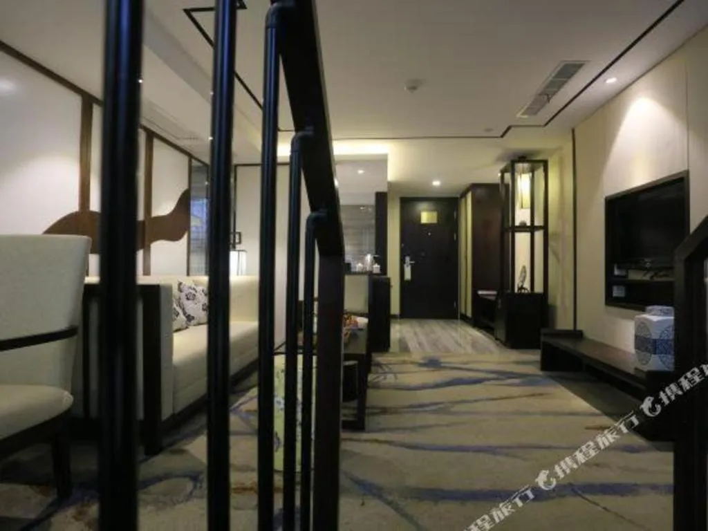 Ningbo East Shipu Hotel