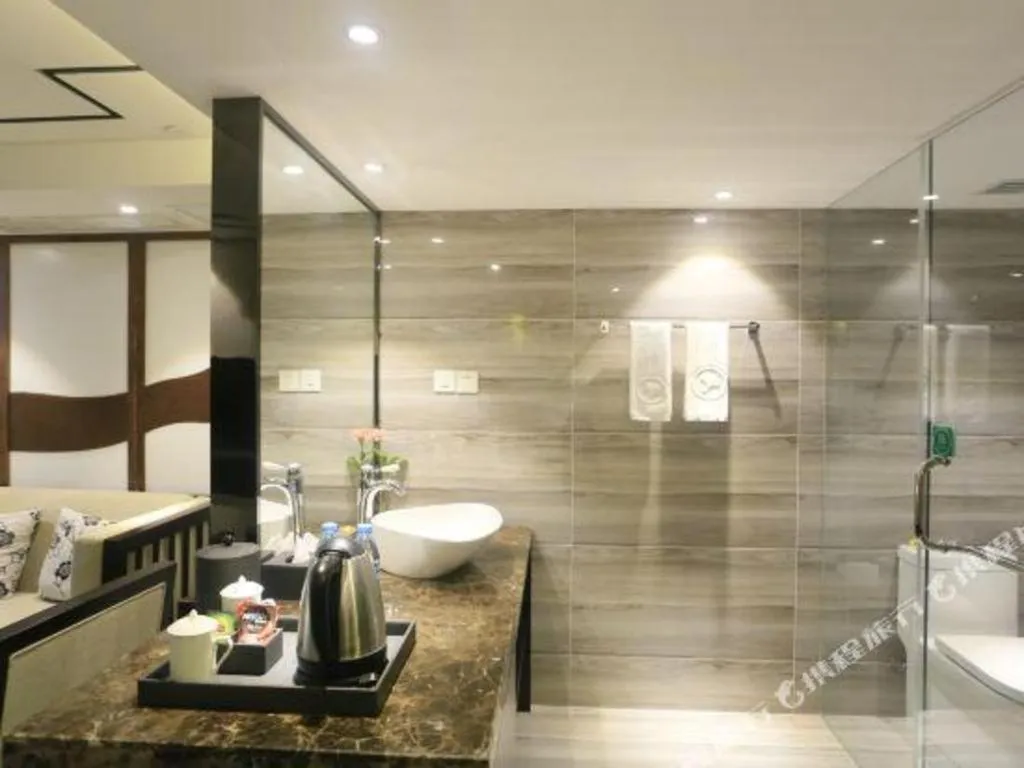 Ningbo East Shipu Hotel