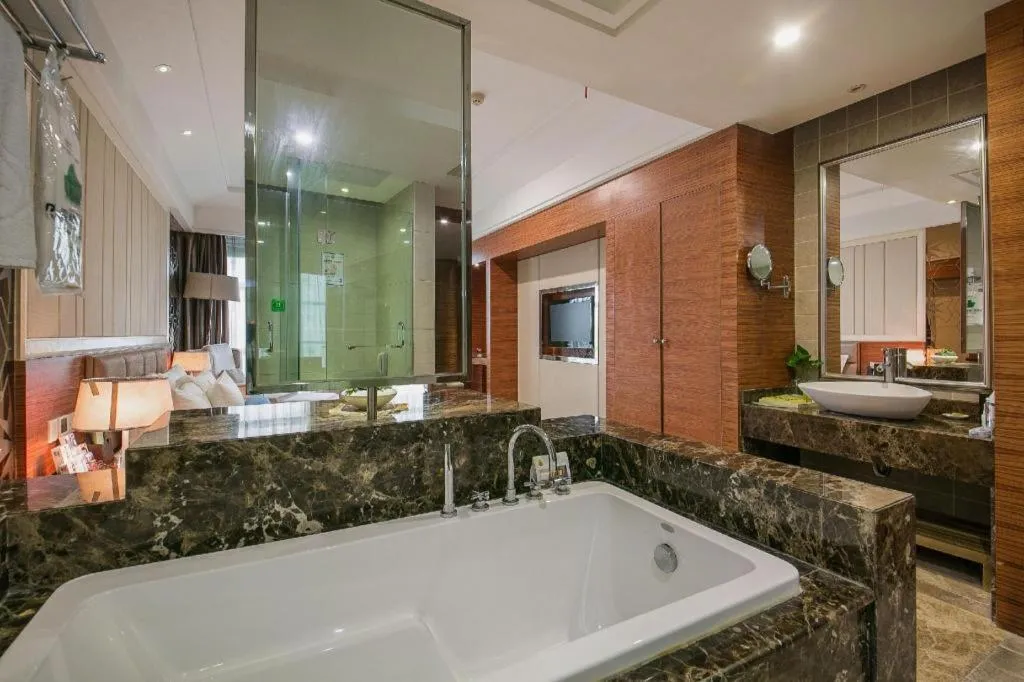 Ningbo East Shipu Hotel