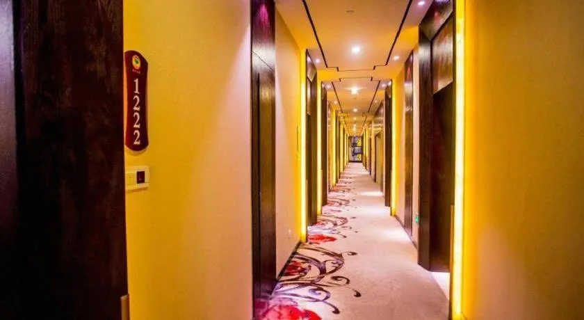 Bed in Ningbo East Shipu Hotel