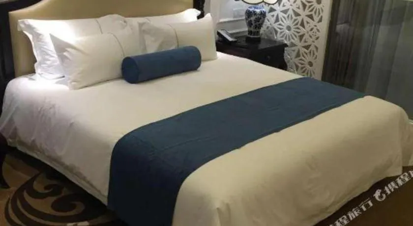 Bed in Ningbo East Shipu Hotel