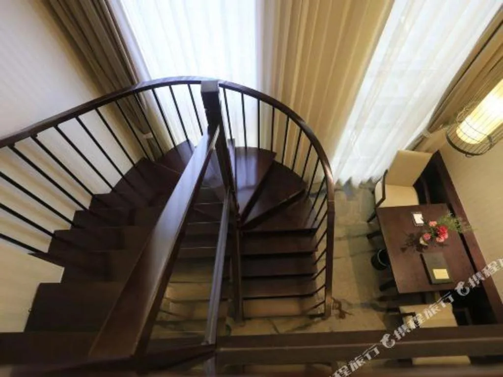 Ningbo East Shipu Hotel