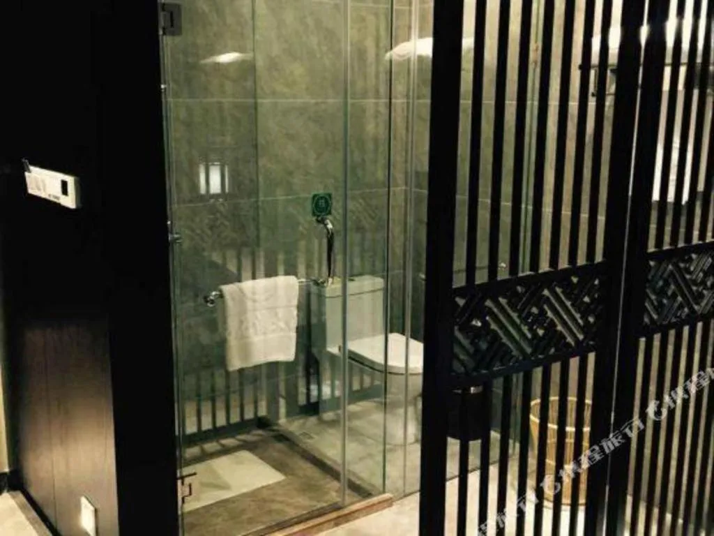 Ningbo East Shipu Hotel