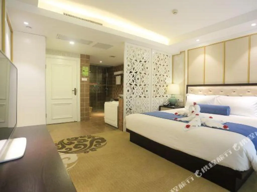 Bed in Ningbo East Shipu Hotel