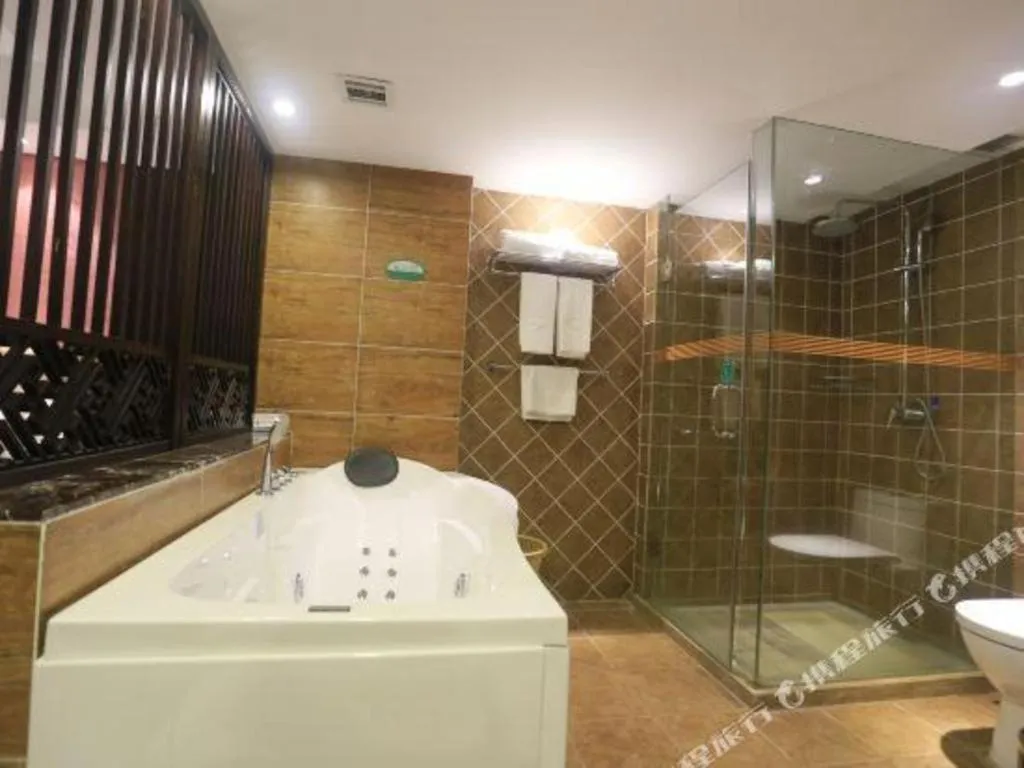 Ningbo East Shipu Hotel