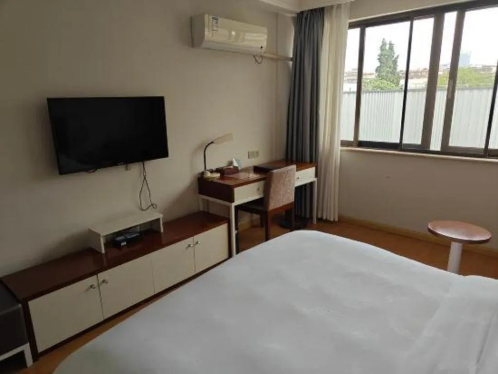 Bed in Lian Yun Hotel