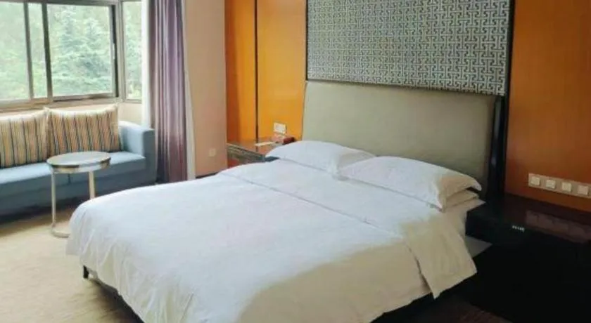 Bed in Lian Yun Hotel