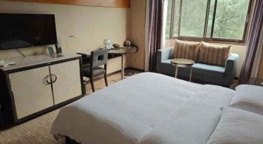 Bed in Lian Yun Hotel