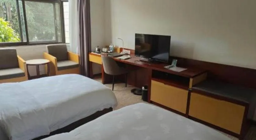 Bed in Lian Yun Hotel