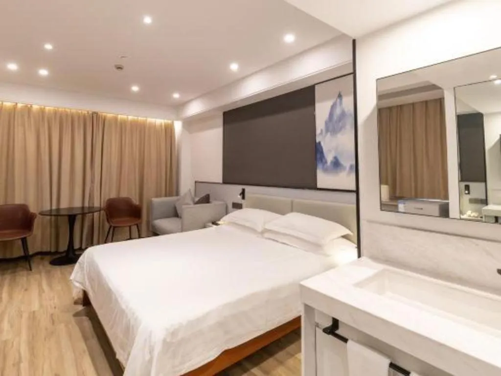 Bed in Huzhou Zhebei Hotel