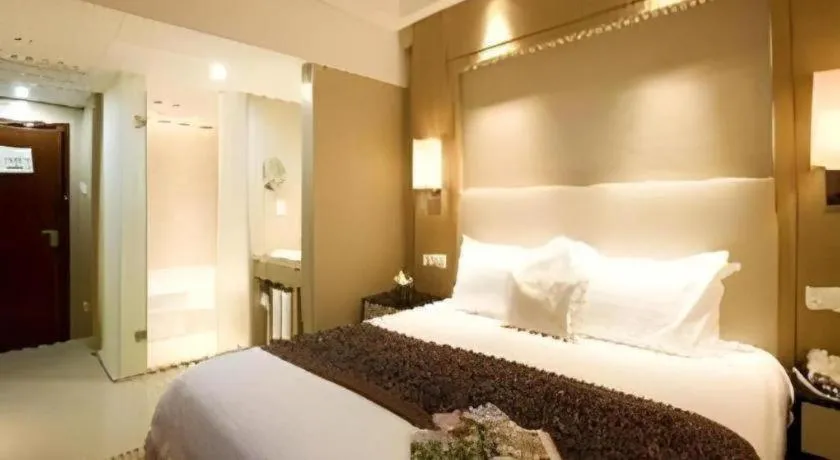 Bed in Huzhou Zhebei Hotel