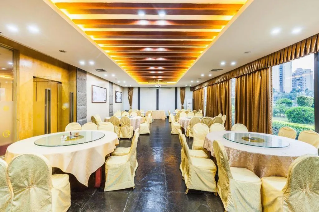 Centenio International Hotel