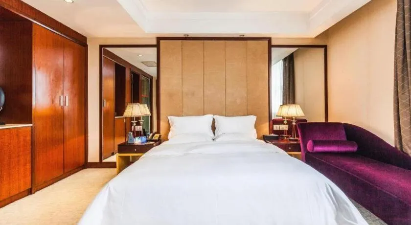 Bed in Centenio International Hotel