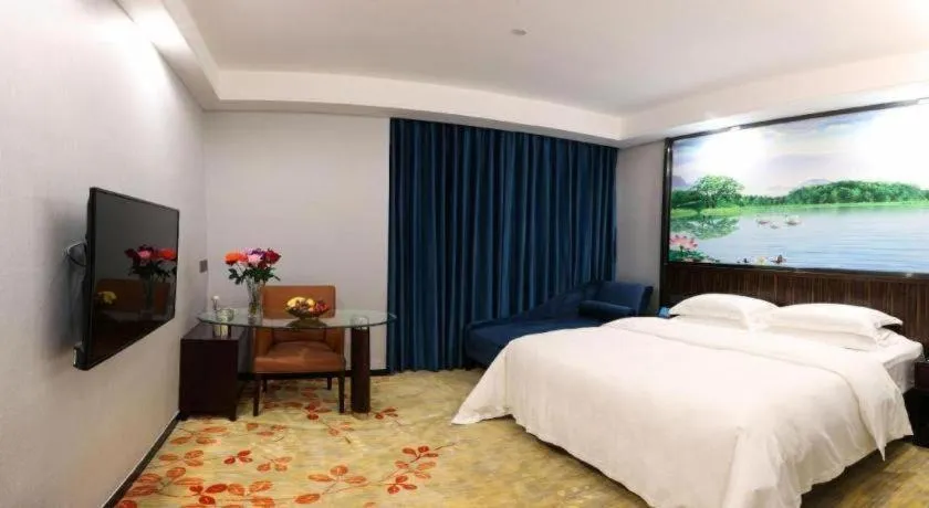 Bed in Centenio International Hotel