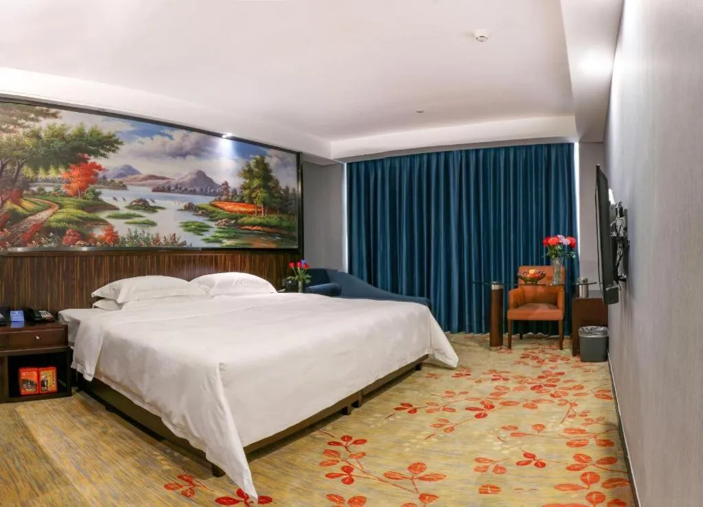 Bed in Centenio International Hotel