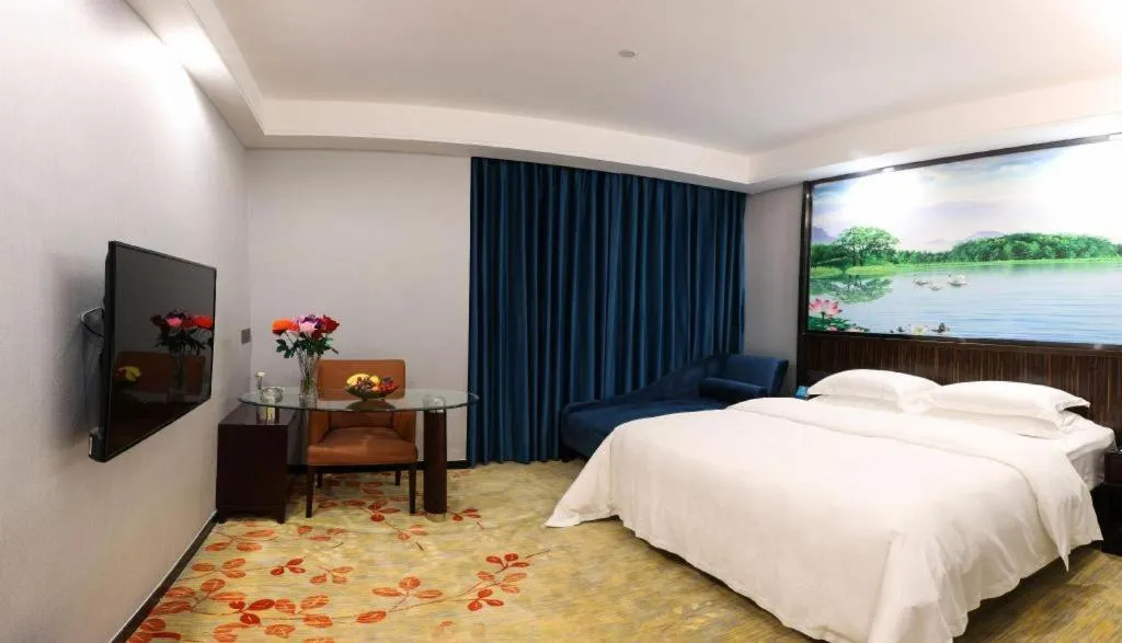 Bed in Centenio International Hotel