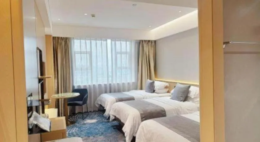 Bed in Kunming Zhong Huang Hotel