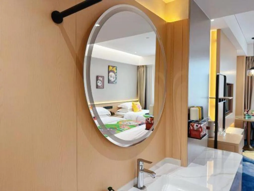 Bed in Kunming Zhong Huang Hotel