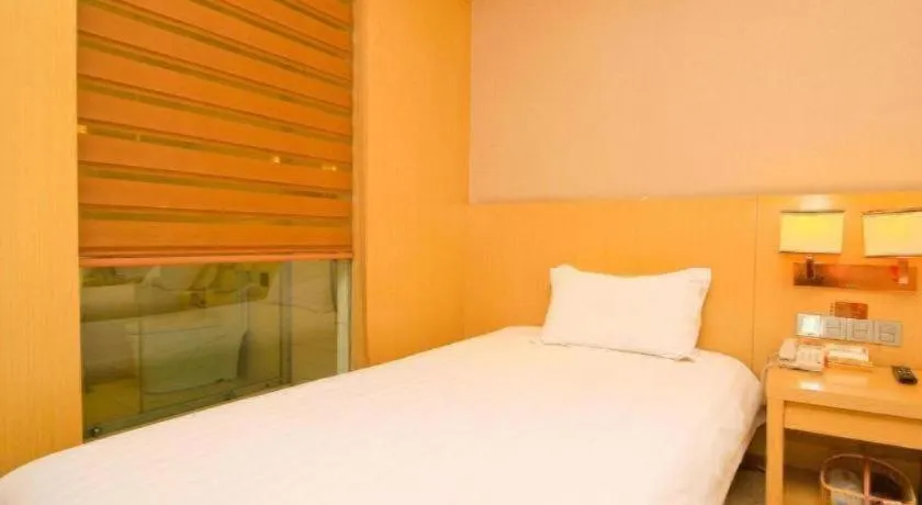 Bed in Xian I-OPAL Hotel