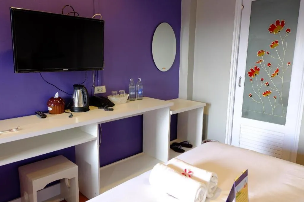 Bed in Winhouse Hotel