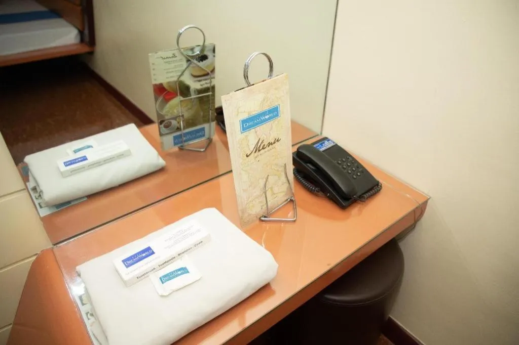 Hotel Dream World Las Pinas