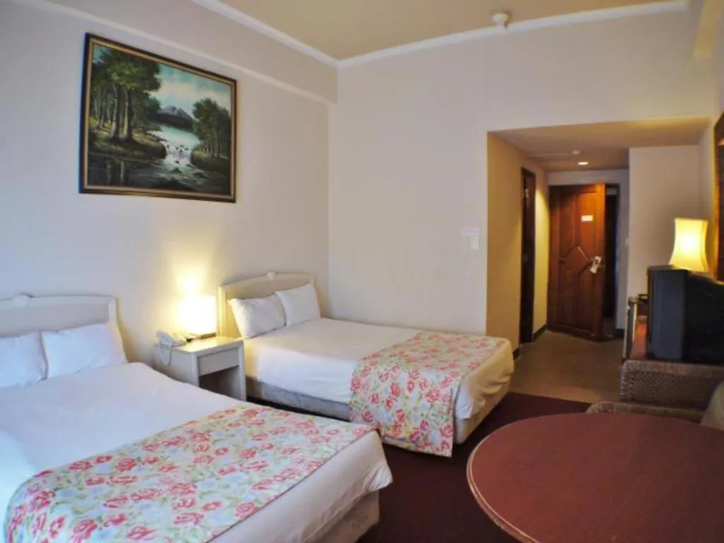 Holiday Saipan Hotel