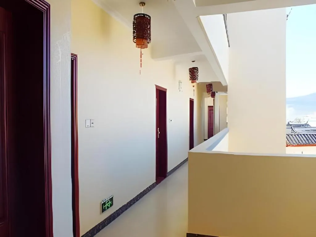 Lijiang Precious Dream Hotel