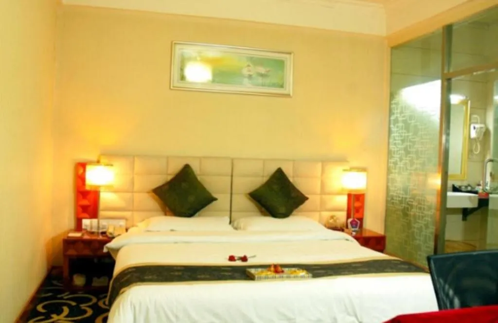 Bed in Pingdingshan Feixing Crowne Plaza Hotel