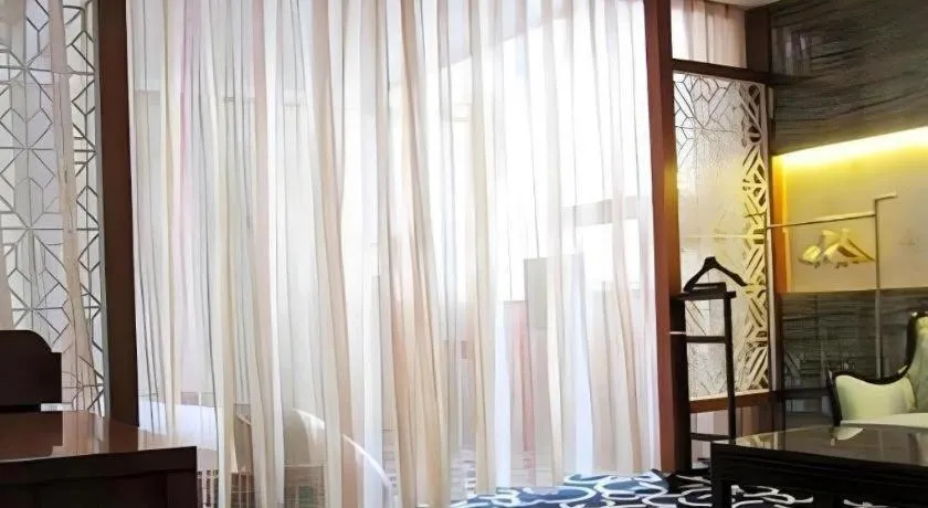 Pingdingshan Feixing Crowne Plaza Hotel