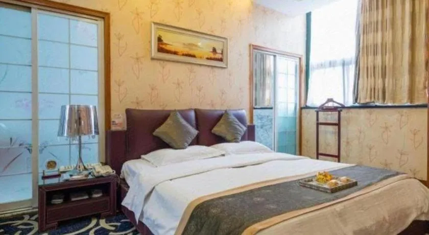 Bed in Pingdingshan Feixing Crowne Plaza Hotel