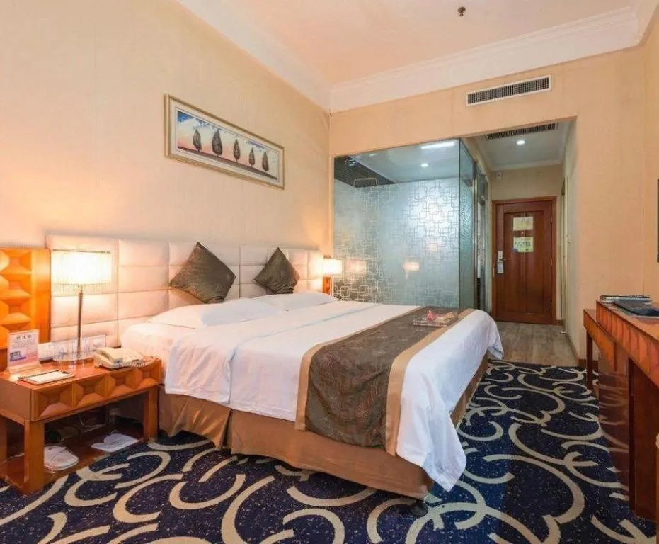 Bed in Pingdingshan Feixing Crowne Plaza Hotel