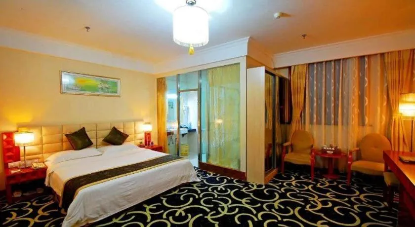 Bed in Pingdingshan Feixing Crowne Plaza Hotel