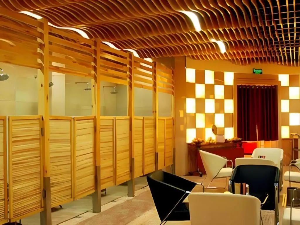 Pingdingshan Feixing Crowne Plaza Hotel