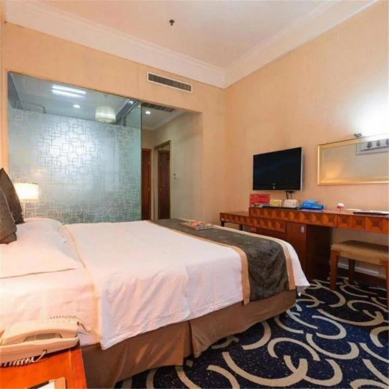 Bed in Pingdingshan Feixing Crowne Plaza Hotel