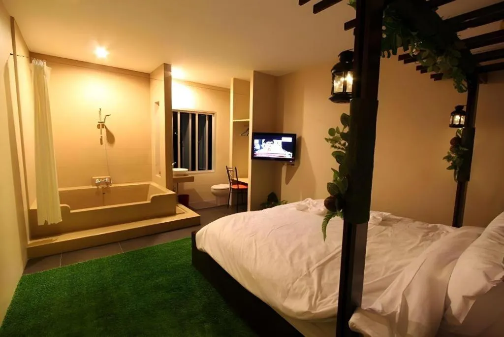 Bed in Z2 Boutique Hotel