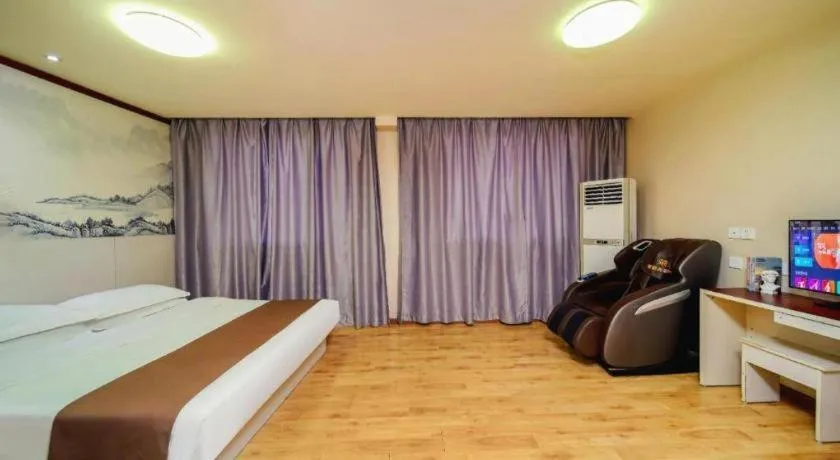 Bed in Kunlun Leju Business Hotel Kaifeng Gulou