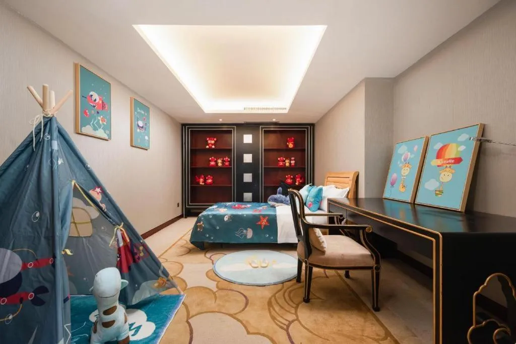 Bed in Wuhan Soluxe Hotel