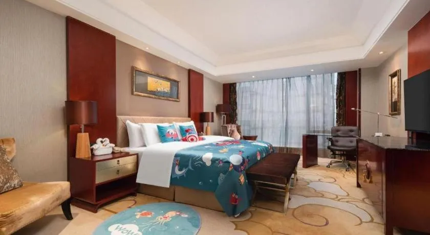 Bed in Wuhan Soluxe Hotel