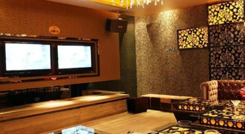 Dongguan Royal Metropolitan Hotel