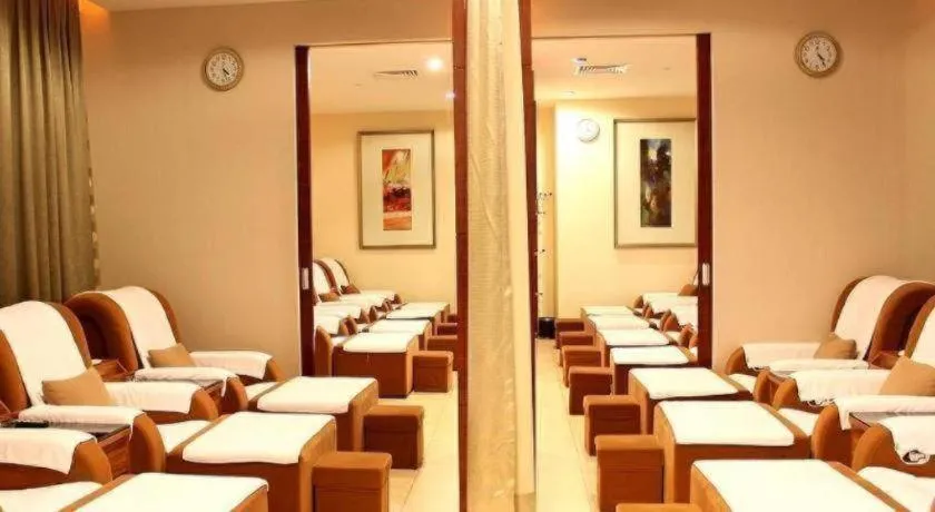 Dongguan Royal Metropolitan Hotel