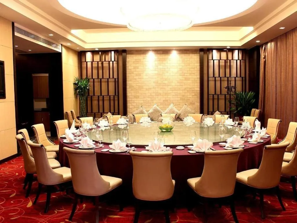 Dongguan Royal Metropolitan Hotel