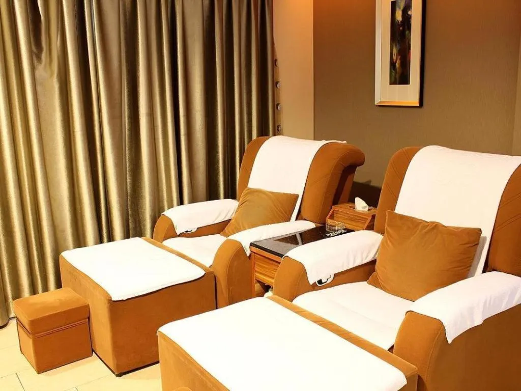 Dongguan Royal Metropolitan Hotel