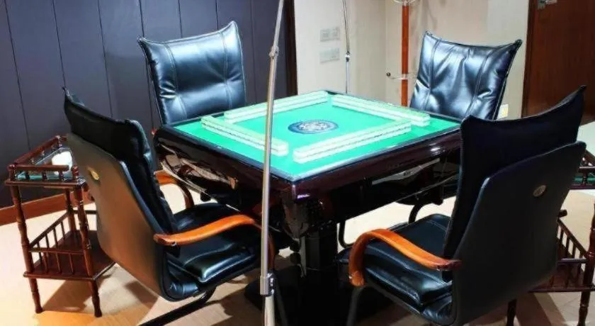 Dongguan Royal Metropolitan Hotel