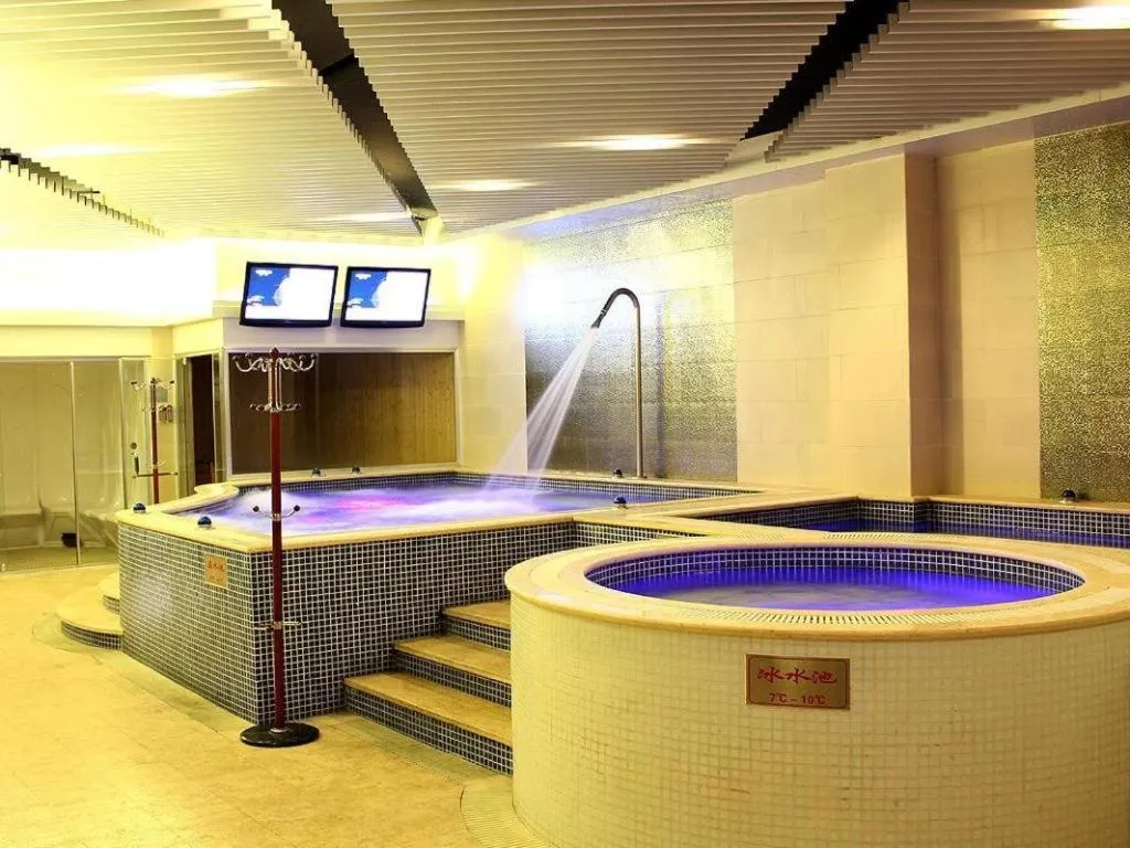 Dongguan Royal Metropolitan Hotel