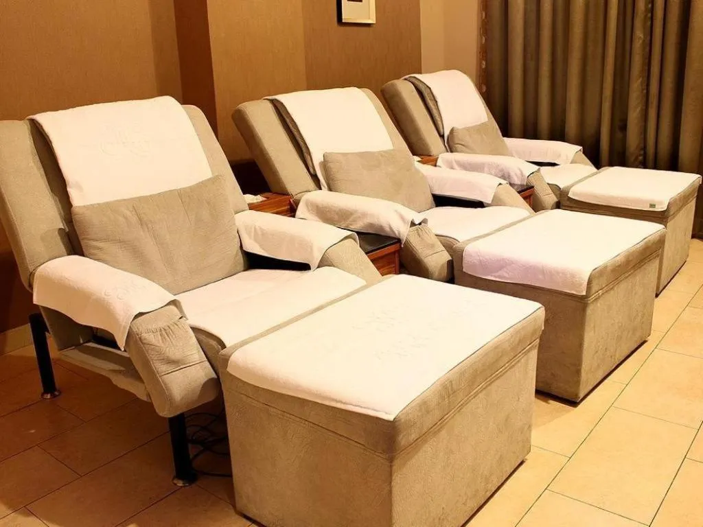 Dongguan Royal Metropolitan Hotel