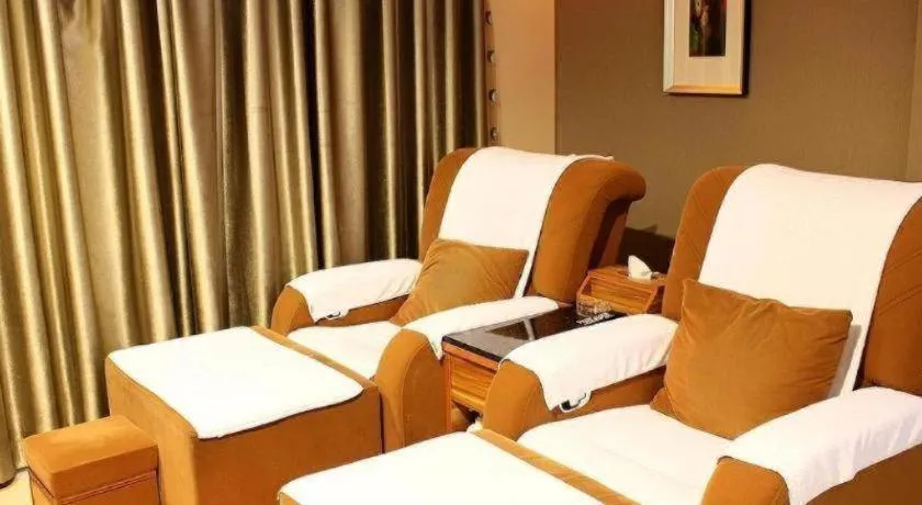 Dongguan Royal Metropolitan Hotel