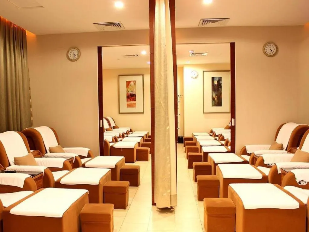 Dongguan Royal Metropolitan Hotel