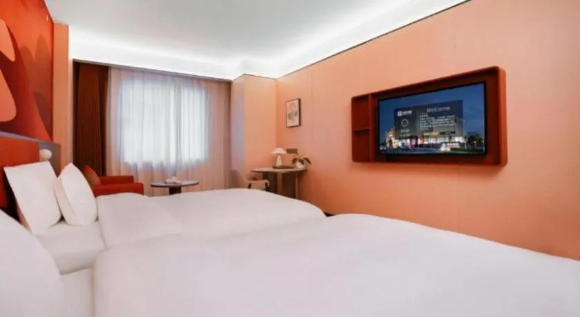 Bed in Quanzhou Binhai Hotel