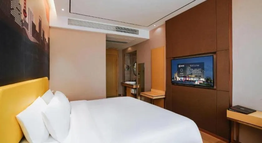 Bed in Quanzhou Binhai Hotel